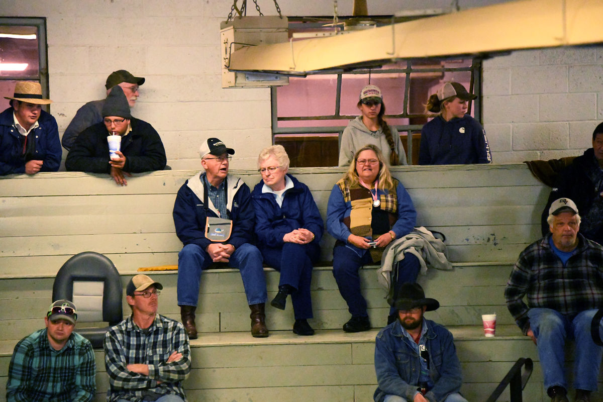 081 Dale and Sharon Epp and Linda Jaeger at the Kalona sales barn.JPG